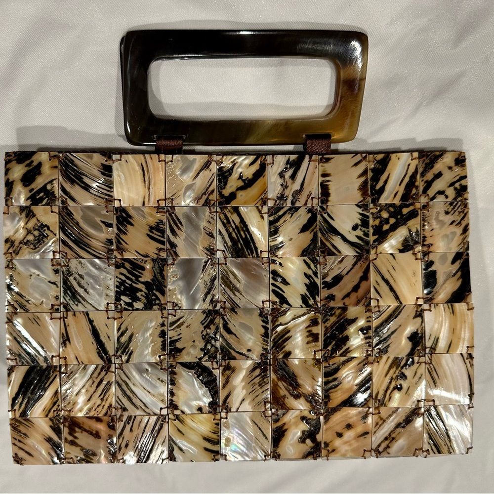 “Butterfly” Handbag with shell squares covering